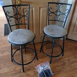 Black Metal Bar Stools