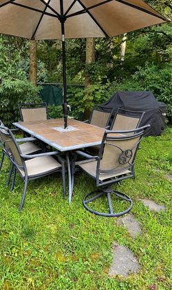 Patio Dining Set – 6 Chairs + Table + Umbrella