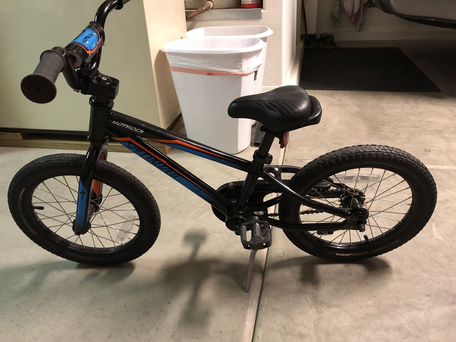 Specialized Hotrock 16 inch