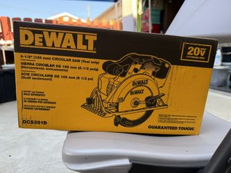 DeWalt Circular Saw 