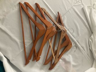 6ct wooden hangers