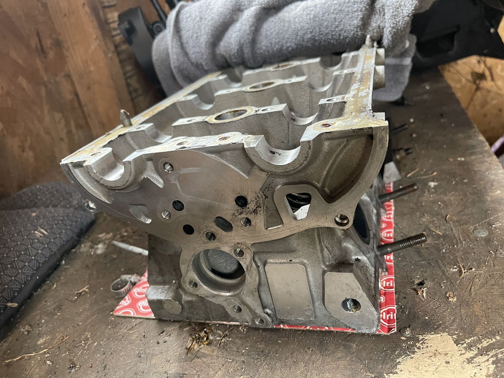 2007 Audi A4 Quattro 2.0 L turb Head