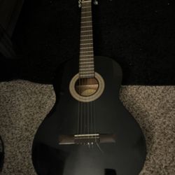 Classical Guitar (Lucero LC 100BK)