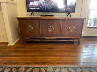 GORGEOUS VINTAGE WOOD CONSOLE WITH CABINETS!