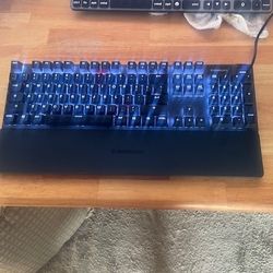 STEELSERIES APEX 5 MECHANICAL KEYBOARD 