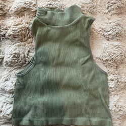 women’s green cropped top size o/s