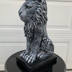 Sitting Lion Statue