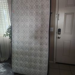 Twin size bed like new