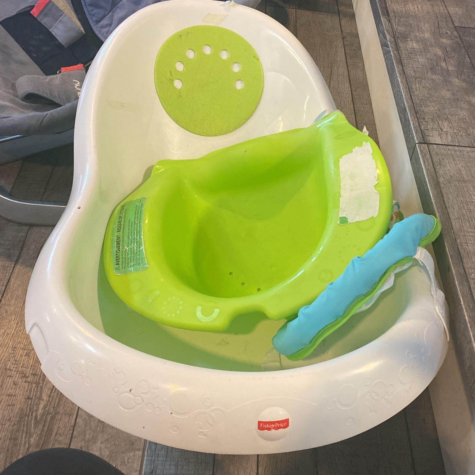 Fisher Price Baby Tub With Newborn Sling