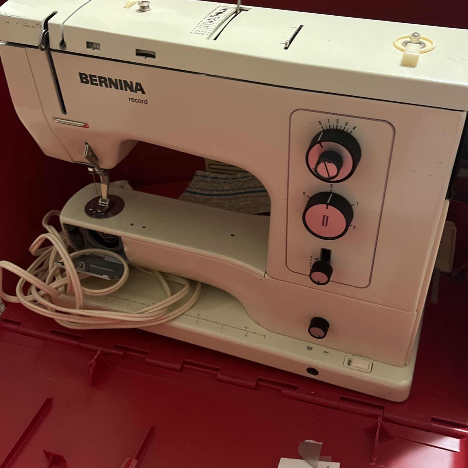 Bernina vintage Type 830 Sewing Machine
