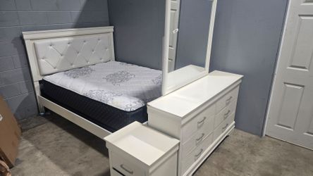 Queen Size Bedroom Set