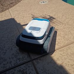 Votluxe Pool Vacuum 