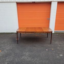 Mid Century Modern Dining Table 