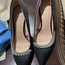Women’s size 8 shoes