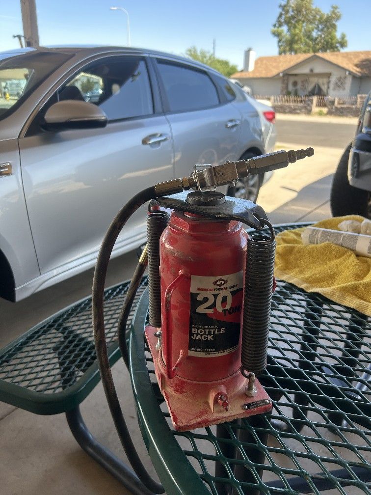 Bottle Jack