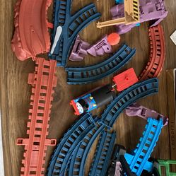 So Many TOYS. Mostly $1.00 - $5.00