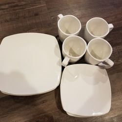 White Dinnerware Set