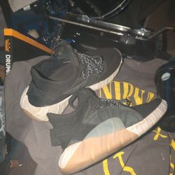 Adidas Tubular Size 9 