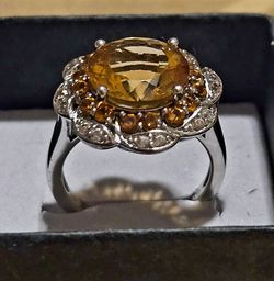 Genuine Citrine Flower Ring w/ white Topaz in .925 Sterling Silver. Size 7.