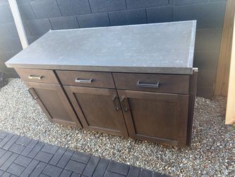 Cabinet with quartz top