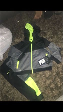 Brand new Nike outfit size 24 Months
