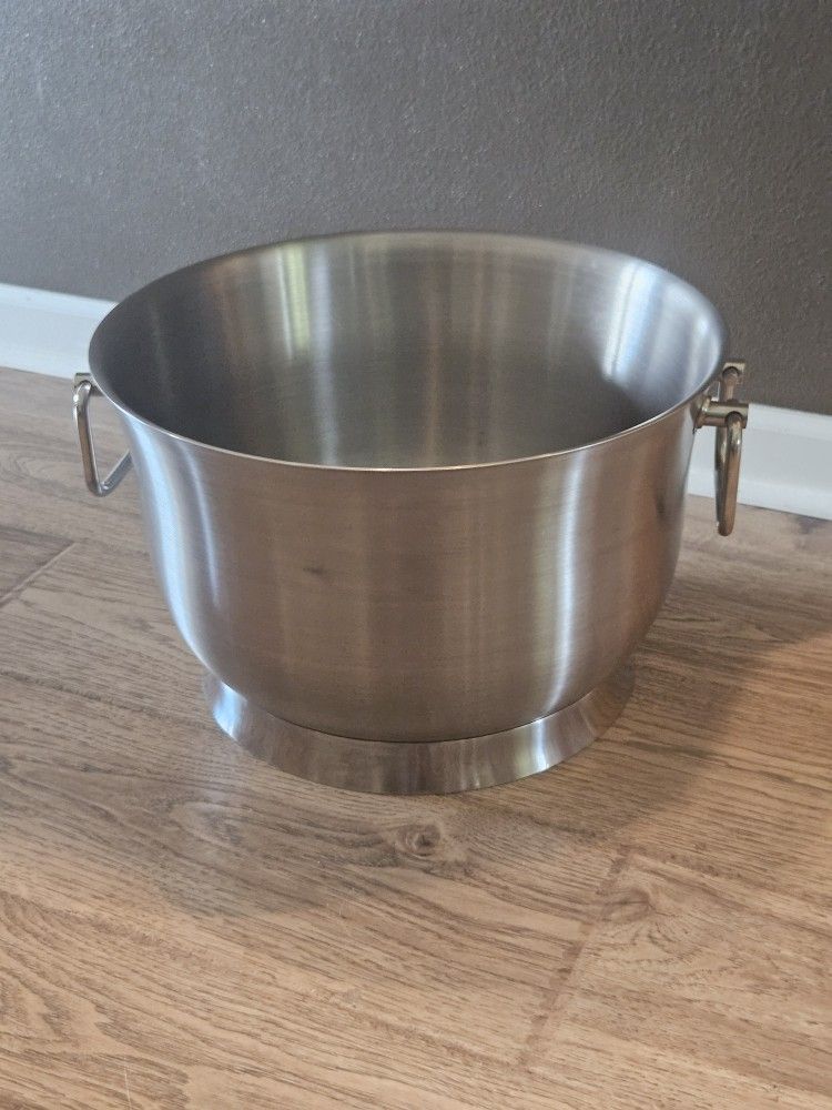 Large Stainless Steel Ice Bowl / Drink Bowl