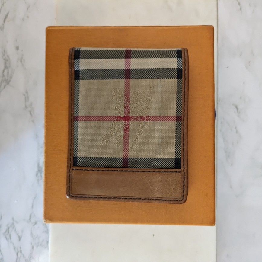 Mens Burberry Wallet for Sale in Franklin, TN - OfferUp