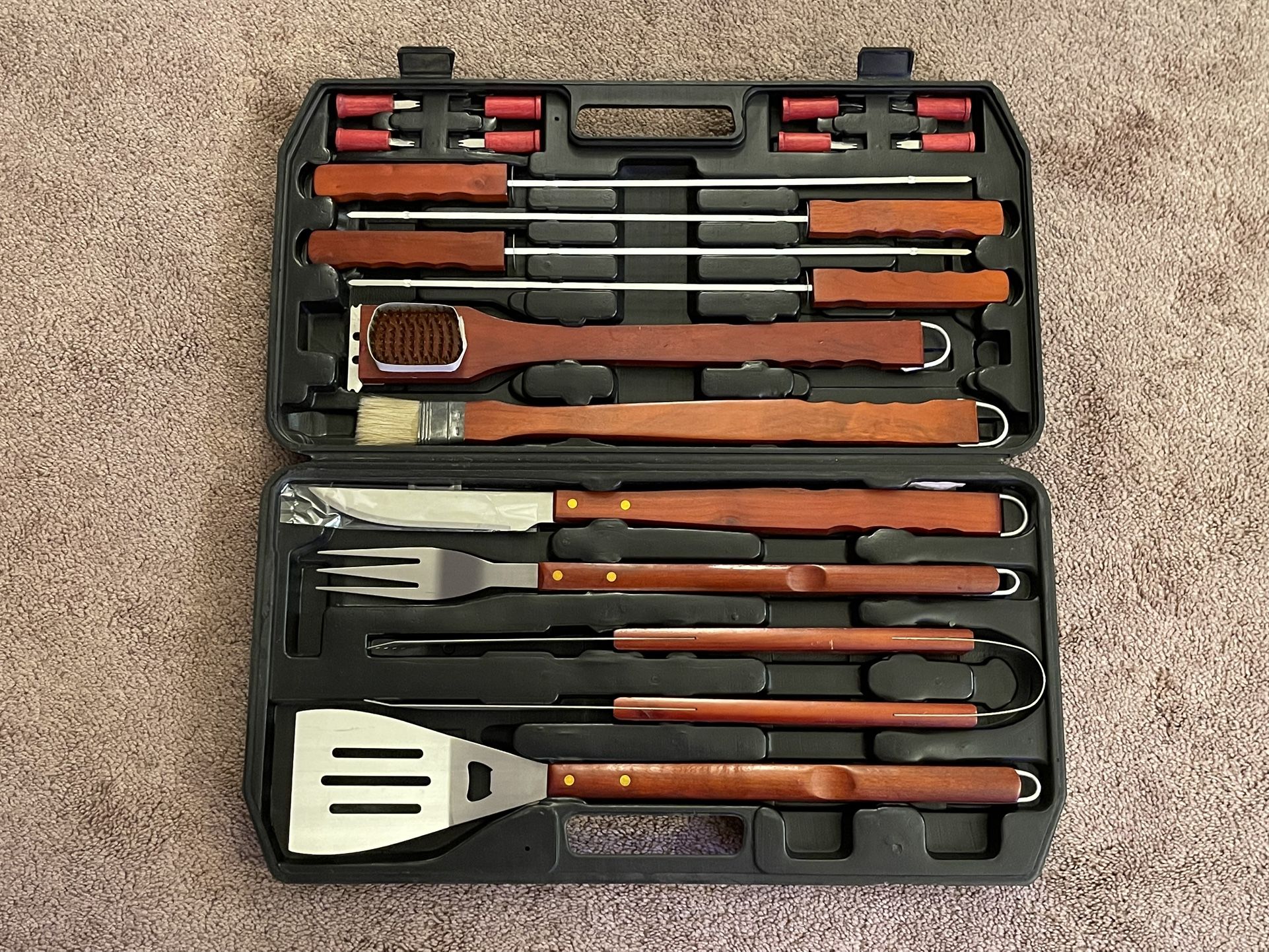 18 Piece BBQ Grill Set New