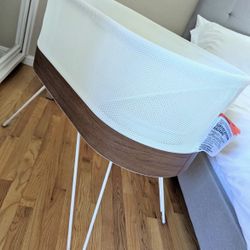 Snoo bassinet
