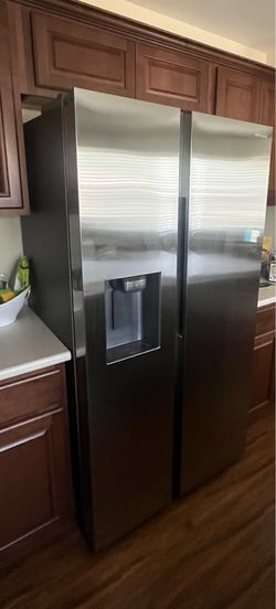 Mint samsung fridge lightly used