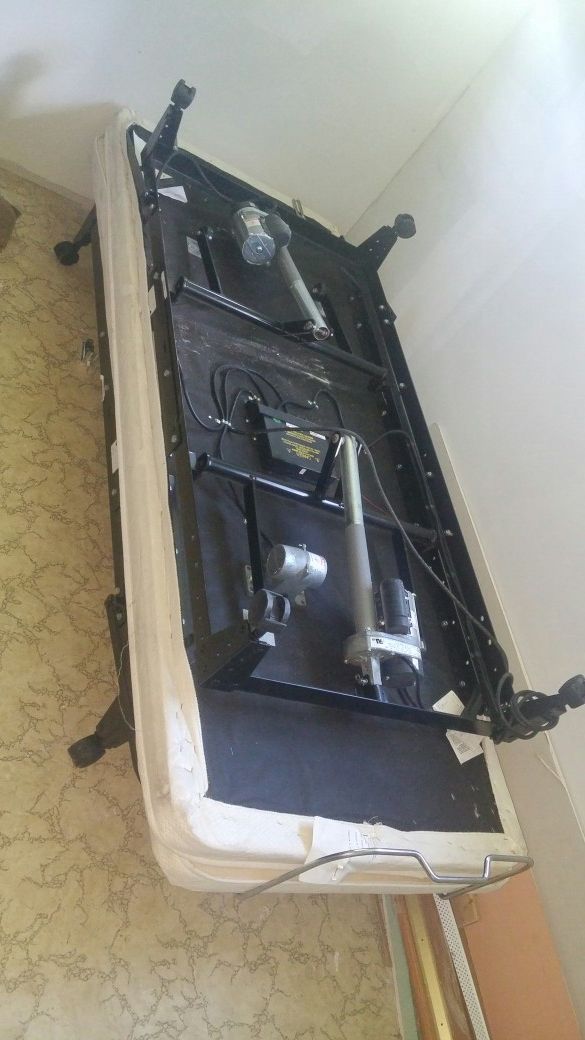 Two craftmatic twin bed frames with remotes for Sale in Ocala, FL OfferUp