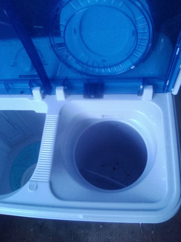 New Washer Compact, Perfect Size For A College Student/ Efiencey Apt