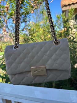 Guess Shoulder Bag