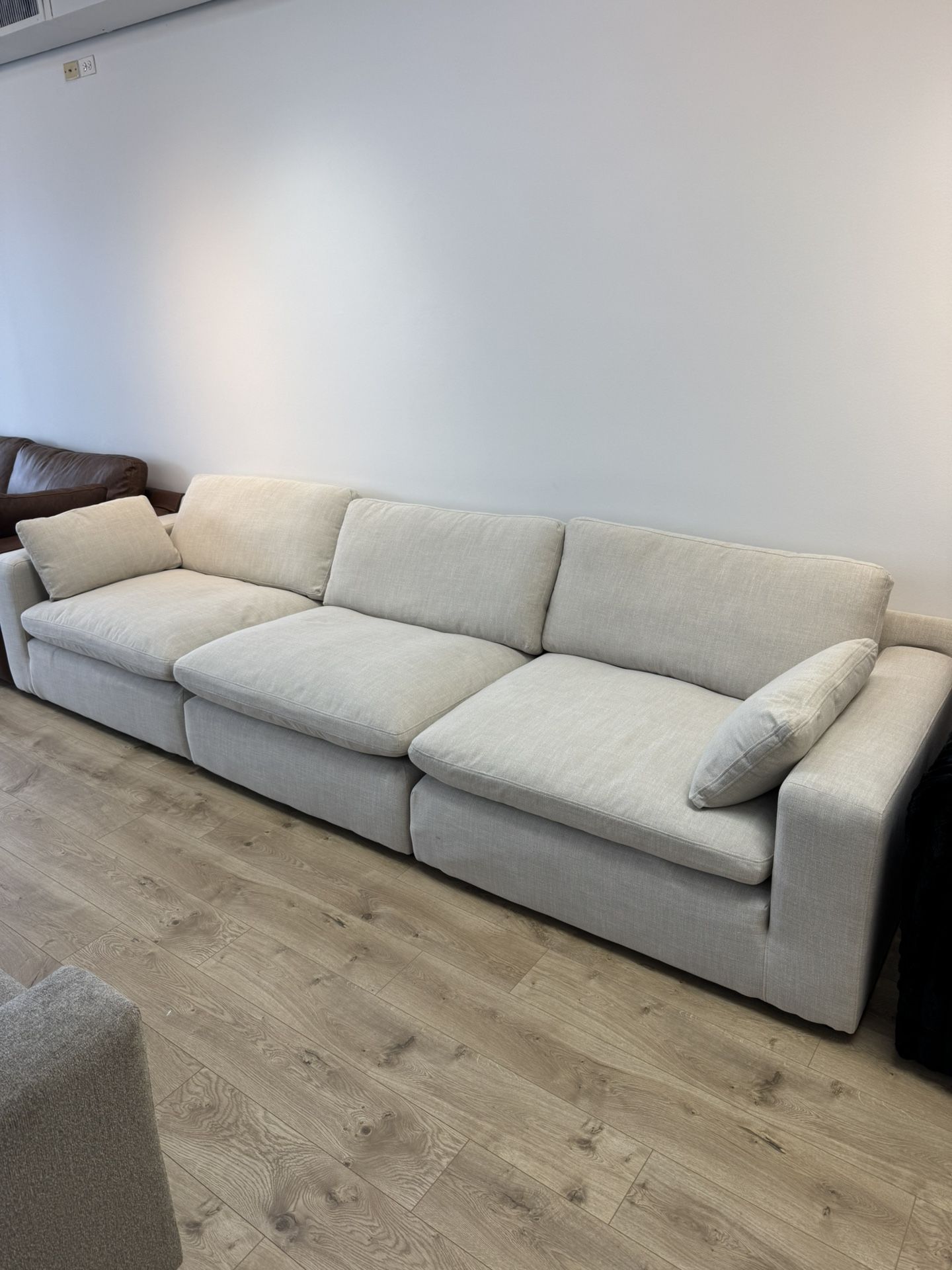 New Arrival Linen Cloud Couch