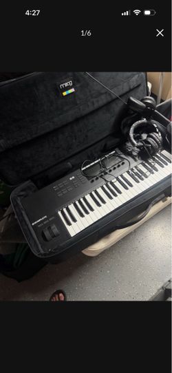 Native Instruments Komplete Kontrol MIDI Keyboard