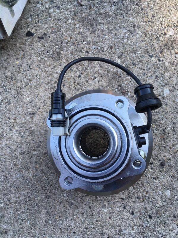 2008 Saturn Vue wheel Bearing Hub Assembly