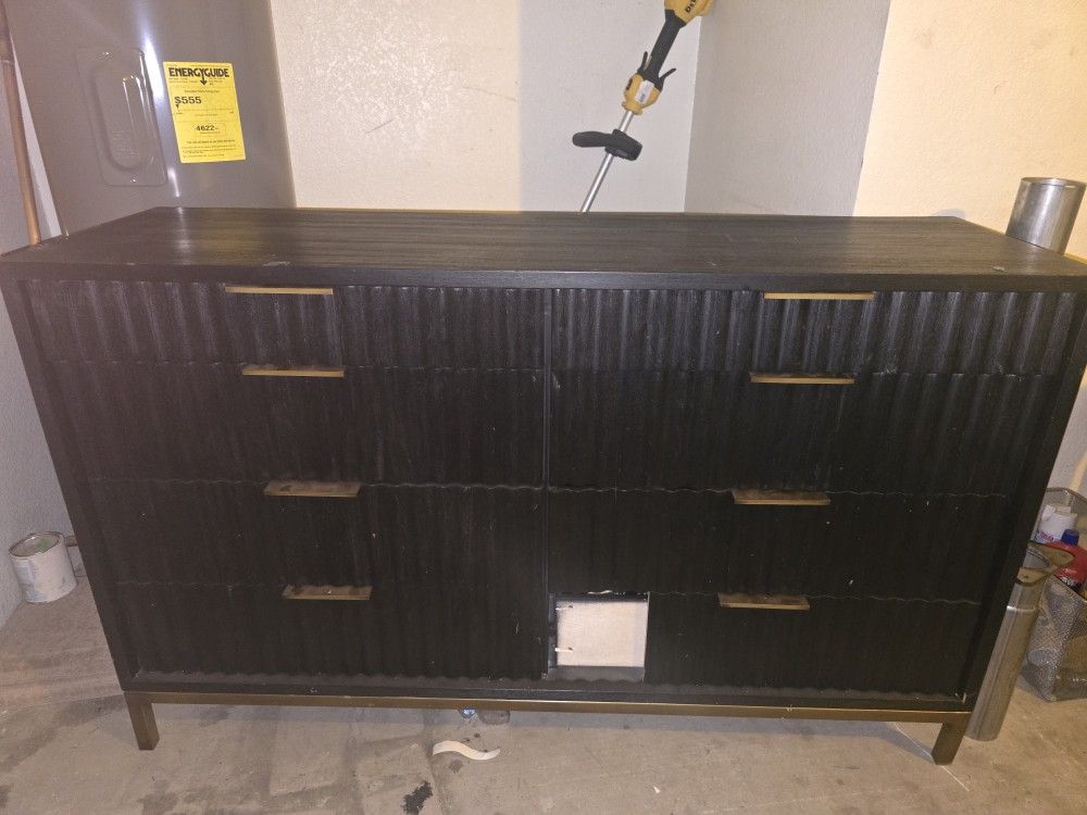 8 Drawer Dresser
