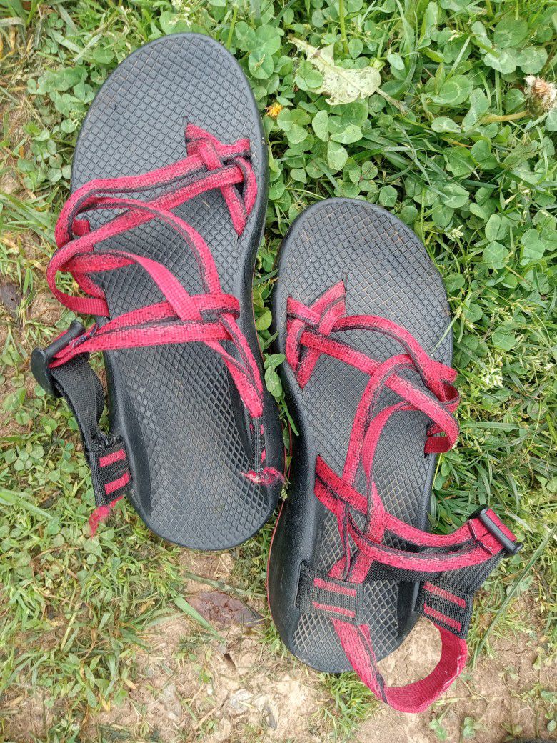 Chacos Size 9