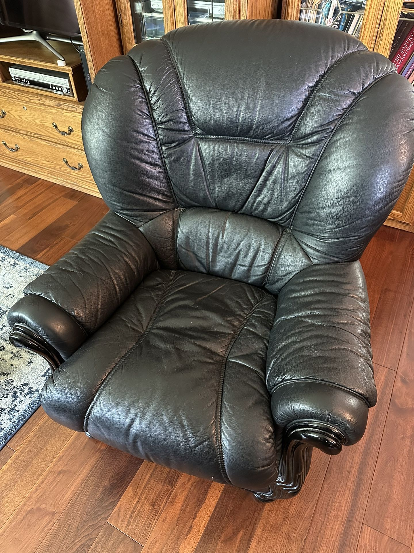 $400 For 3 Piece Set Black Leather Couches