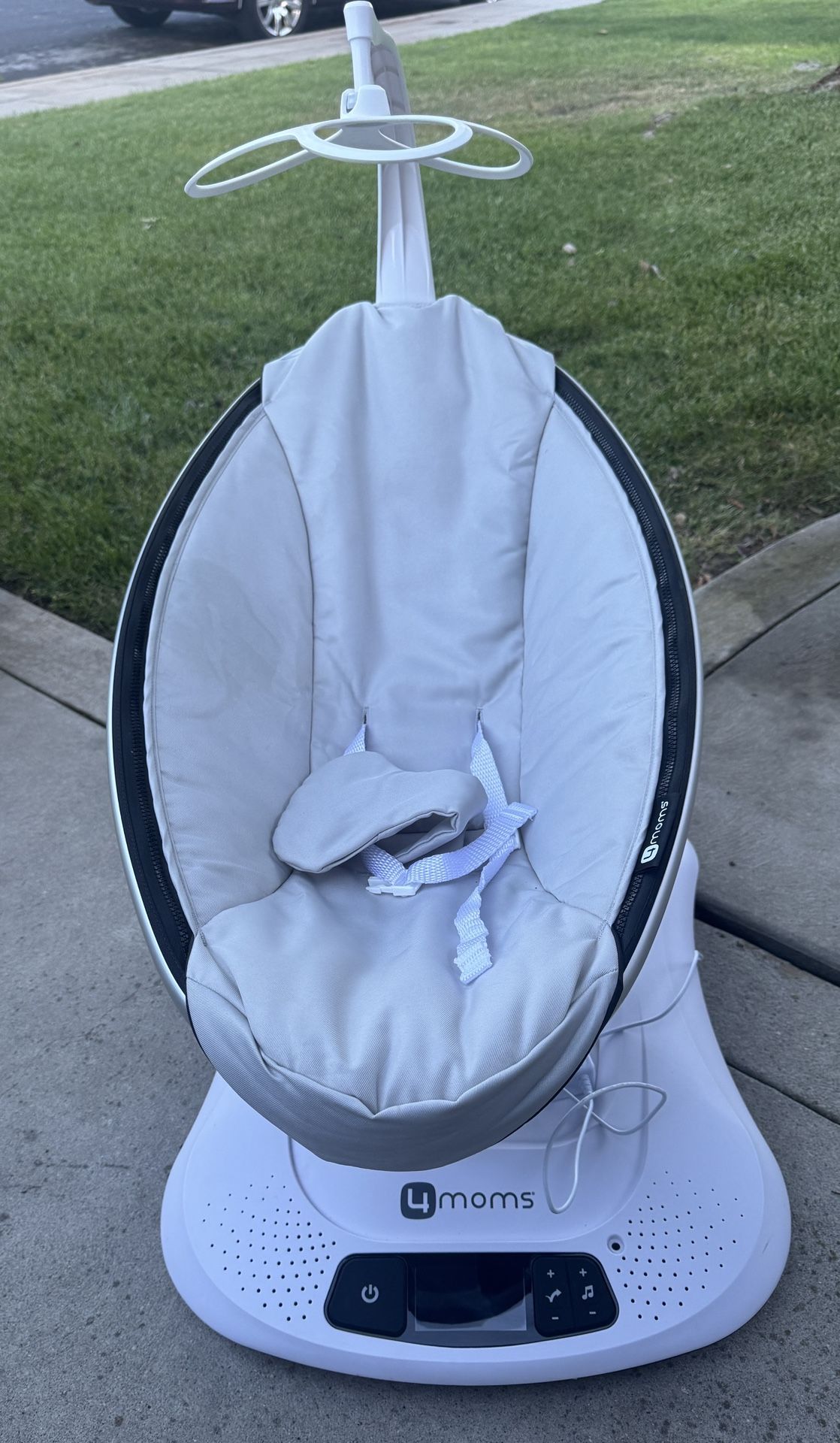 4 Moms Infant Seat