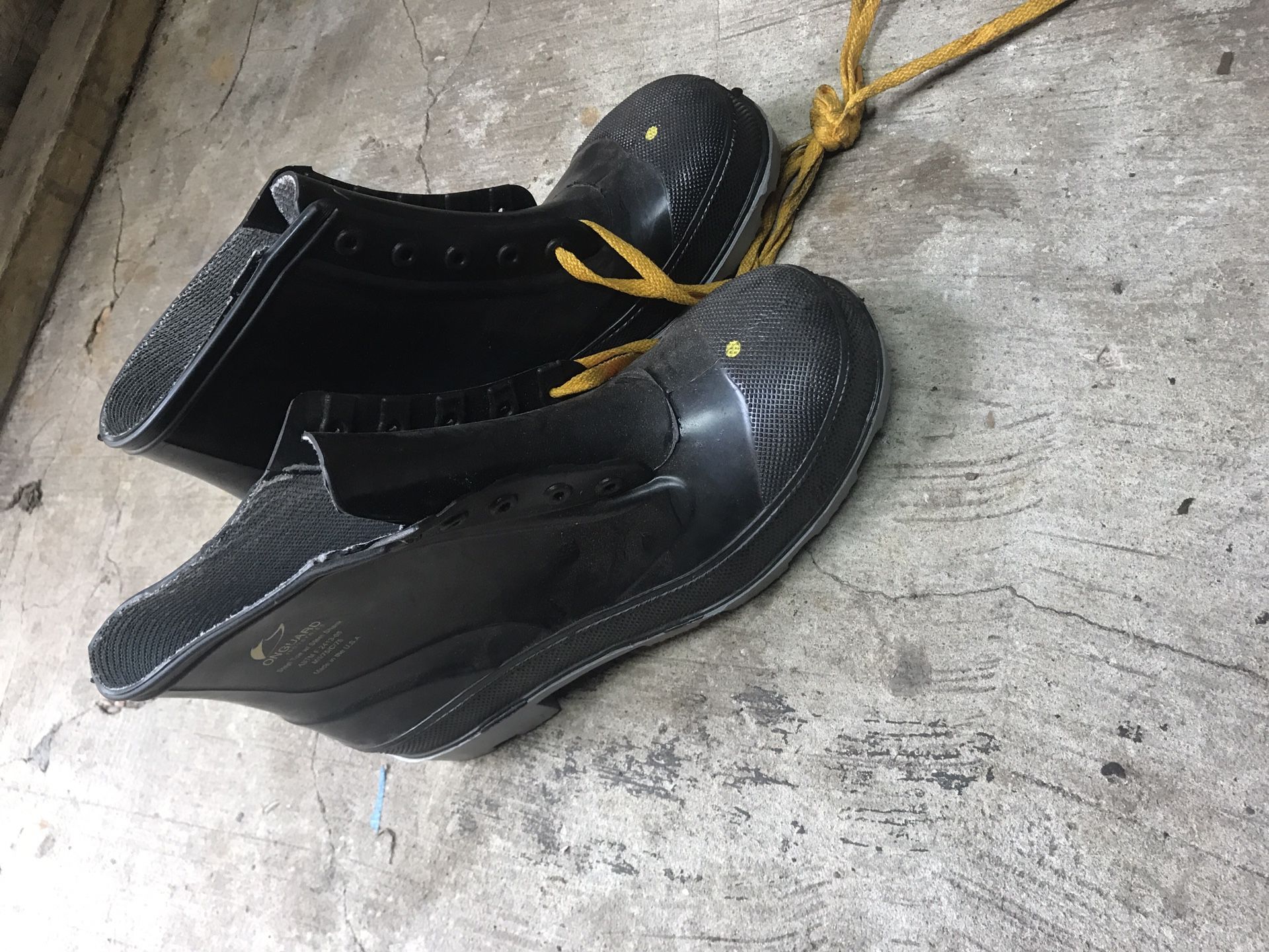 Ruber boots steal toe