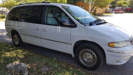 1997 Chrysler town country minivan