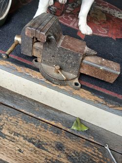 Anvil Bench Vise