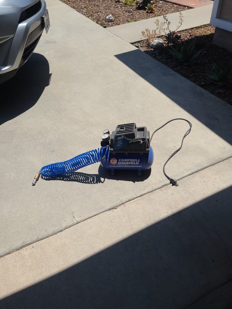 AIR COMPRESSOR