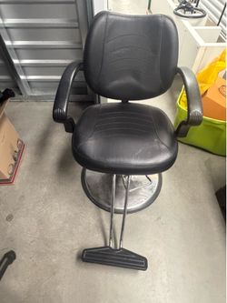 Salon / barber chair