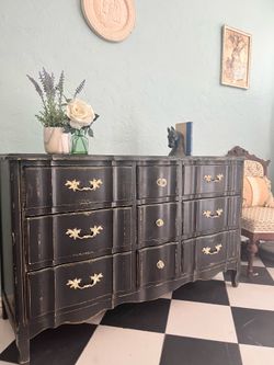 Black shabby chic dresser