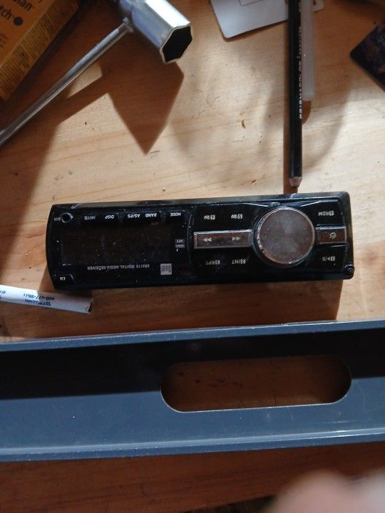 Dual Detachable Car Radio