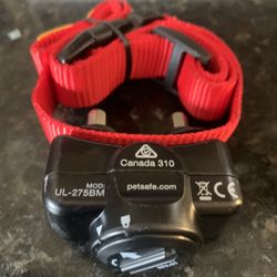 PetSafe Deluxe Ultralight Pet Fence Receiver Collar Electric Fence Containment Collar, In Ground Dog Fence Waterproof Feature, Low Battery Indicator, 