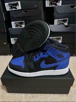 Nike Air Jordan 1 Mid GS Black Hyper Royal White 554725-077 Size 4.5y Brand New