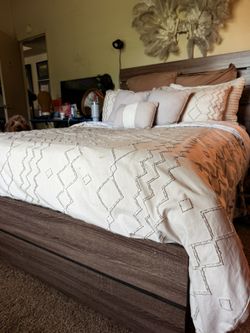 Beautiful Queen Bedframe
